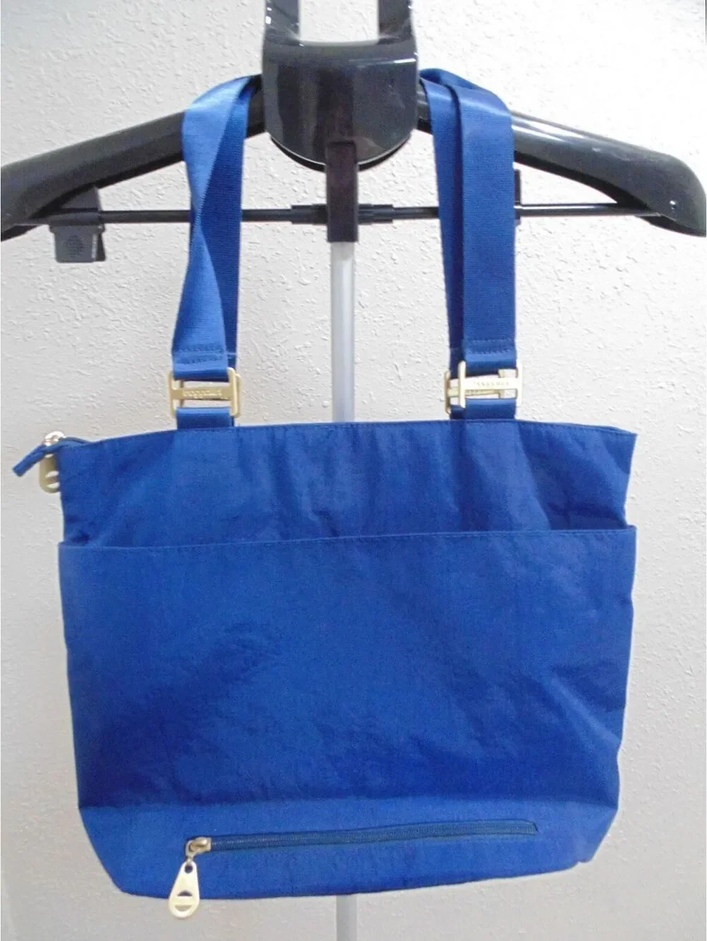 Baggallini Sydney Blue Cross Body Bag Purse Travel Pockets w/ Gold Hardware